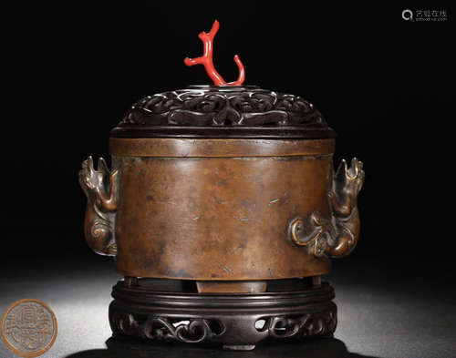 A CHI-DRAGON-EARS COPPER CENSER WITH WOOD COVER