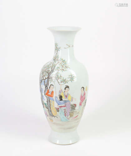 Chinese Famille-Rose Porcelain Vase