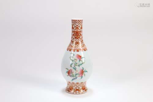 Chinese Famille-Rose Porcelain Vase