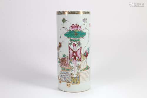 Chinese Famille-Rose Porcelain Hat Stand