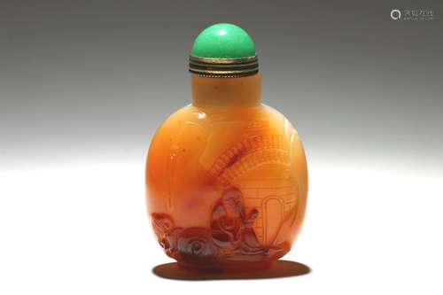 A Chinese Carved Agate Snuff Bottle