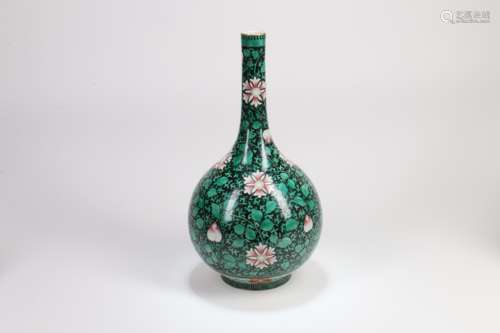 Chinese Green Ground Porcelain Vase