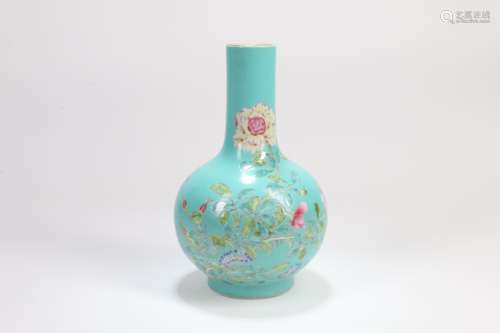 Chinese Famille-Rose Porcelain Vase