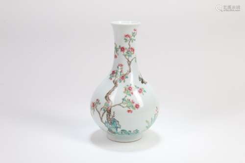 Chinese Famille-Rose Porcelain Vase