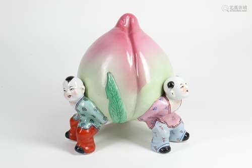 Chinese Famille-Rose Porcelain Decoration