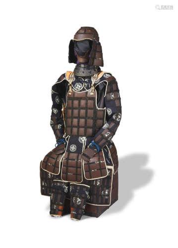 Edo period (1615-1868), 19th century A karutagane tatami gusoku (Chain mail suit of folding armor)