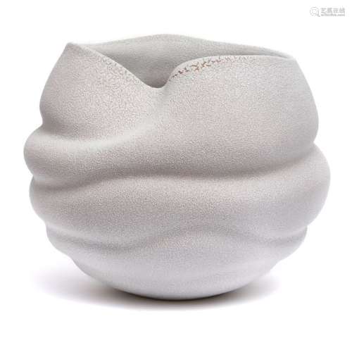 Vase de style Akahada de forme irrégulière appelé …