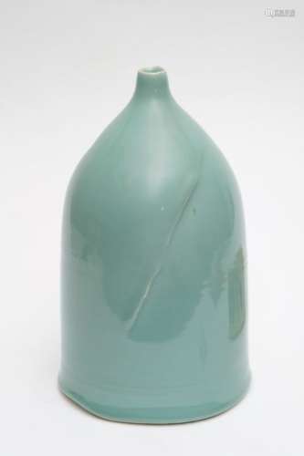 Vase globulaire en porcelaine, à glaçure clair de …