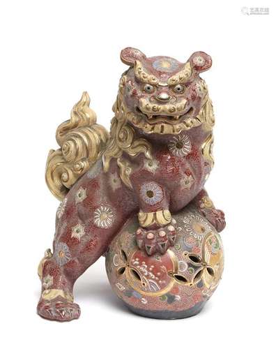 Figurine de style Satsuma d'un lion shishi à glaçu…