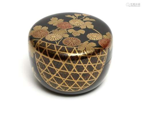 Large boîte à thé laquée noire (natsume) décorée d…