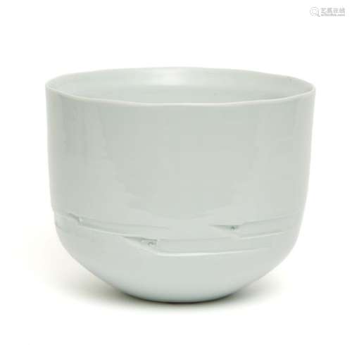 Vase rond en porcelaine en forme de bol vert clair…