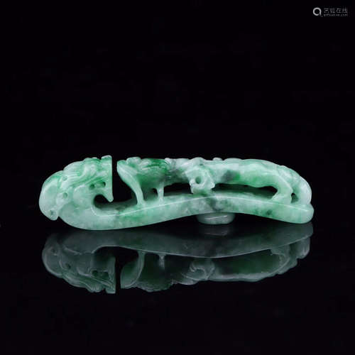 17-19TH CENTURY, A DRAGON DESIGN JADEITE HOOK , QING DYNASTY.