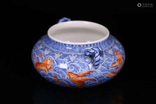 17-19TH CENTURY, A BLUE & WHITE IRON RED GLAZE BEAST DESIGN BRUSH WASHER, QING DYNASTY