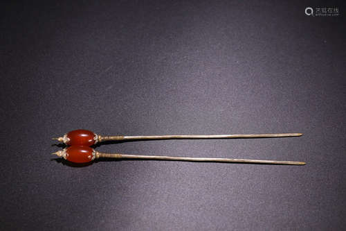 17-19TH CENTURY, A PAIR OF SILVER & SOUTH RED AGATE HAIRPIN, QING DYNASTY