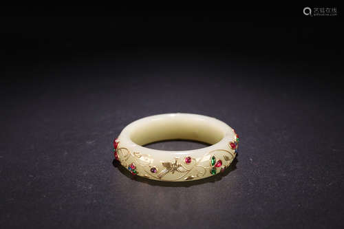 17-19TH CENTURY, A HETIAN JADE BRACELET, QING DYNASTY