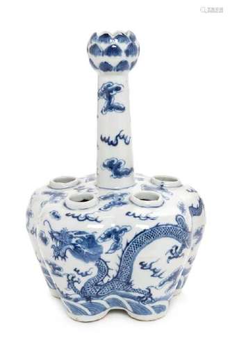 * A Chinese Export Blue and White Porcelain Vase Height