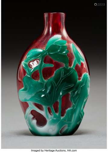 78012: A Chinese Three-Color Glass Overlay Snuff Bottle