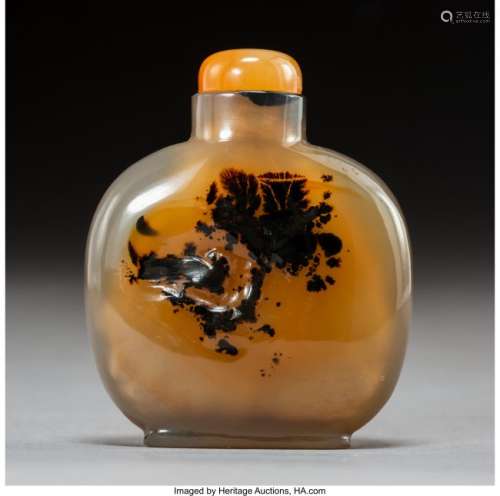78015: A Chinese Silhouette Agate Snuff Bottle Depictin