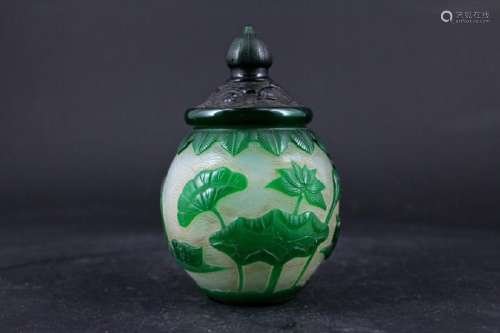 Small Qing Peking Glass Floral Pot with Lid