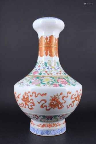 Large Chinese Qing Porcelain Famille Rose Vase