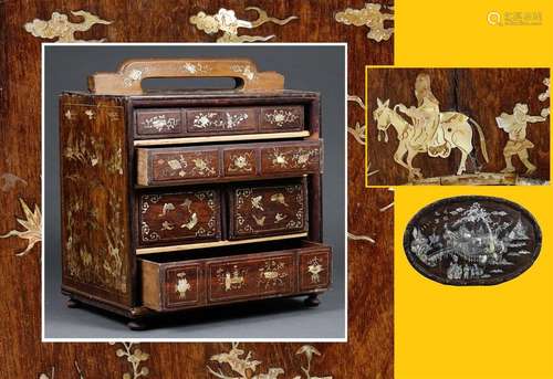 [X] COFFRET / CABINET A BIJOUX EN BOIS INDIGENE A ...;