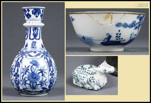 LOT DE TROIS (3) PORCELAINES \nChine et Vietnam, Ep...;