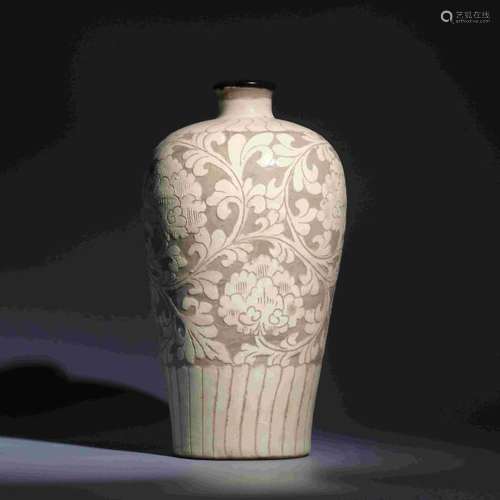 CIZHOU KILN WHITE GLAZED FLOWER PRINTED PLUM VASE