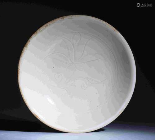 DING KILN WHITE GLAZED FLOWER PRINTED DISH