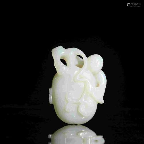 CARVED WHITE JADE CHILDREN PLAYING PENDANT