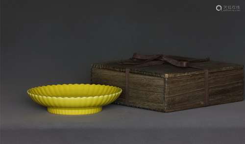 YELLOW GLAZE PORCELAIN PLATE WITH BOX, YONGZHENG MARK