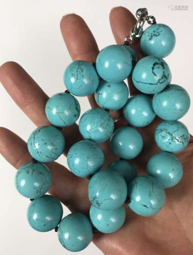 A TURQUOISE NECKLACE