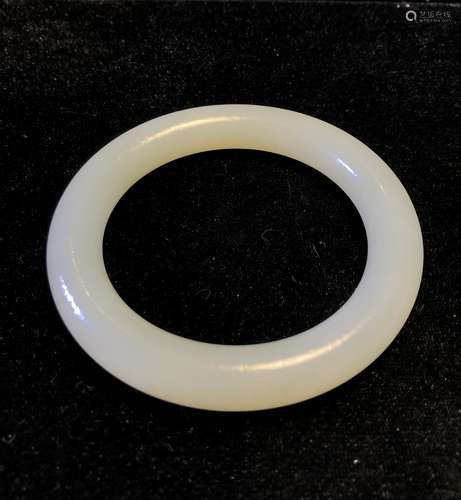 WHITE JADE BANGLE