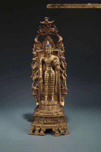 A GILT-BRONZE FIGURE OF AMITAYUS