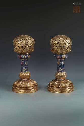 A PAIR OF ENAMEL CLOISONNE HAT HOLDER, QIANLONG