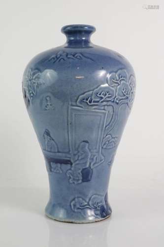 A LIGHT BLUE GLAZED MEIPING VASE