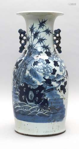 A BLUE AND WHITE VASE