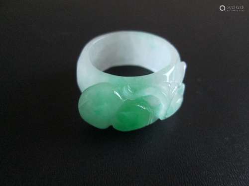 A CHINESE JADE RING