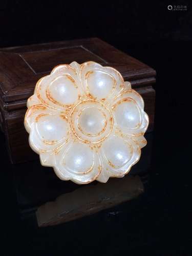 A HETIAN JADE CARVING OF FLOWER