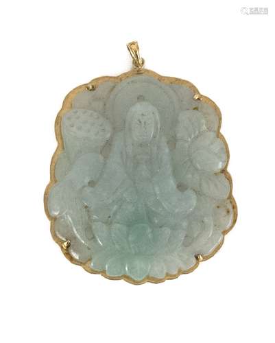 A 14KT YELLOW GOLD MOUNT JADE PENDANT