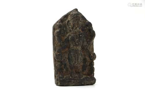 Népal, XVème siècle \n \nStèle vautive en chlorite, ...;