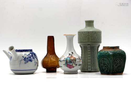 Ensemble de 5 objets en céramique et verre, compre...;