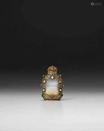 The bottle 1820-1920, the embellishment 1955-1965 A GILT-METAL FILIGREE AND HARDSTONE EMBELLISHED AGATE SNUFF BOTTLE