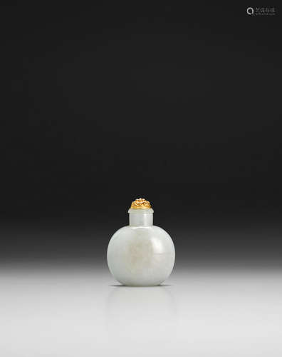 Yitang mark, 1780-1833 AN ICY-GREEN JADEITE SNUFF BOTTLE