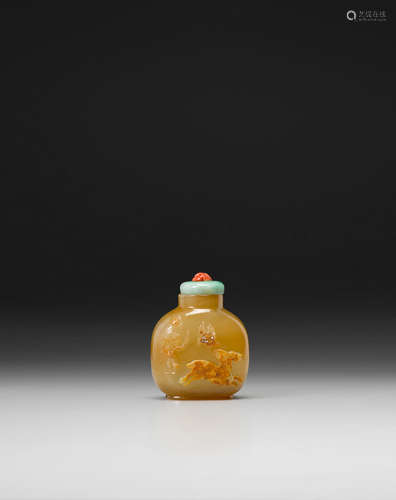 1860-1930 A SHADOW AGATE 'OFFICIAL EMOLUMENTS' SNUFF BOTTLE