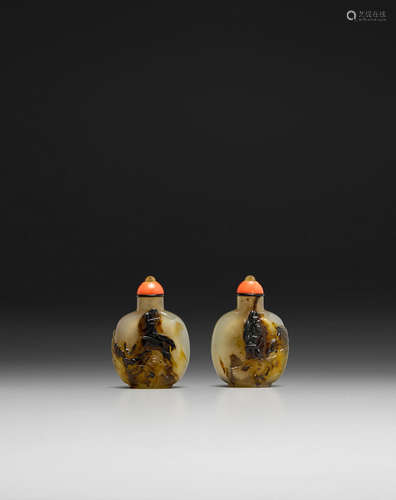 1750-1850 A SHADOW AGATE 'MONKEY' SNUFF BOTTLE