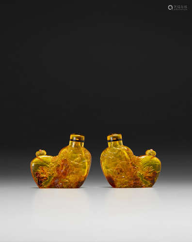 19th century AN AMBER CONJOINED 'BIRD AND FLOWER' SNUFF BOTTLE