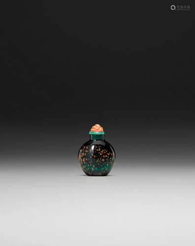 Qianlong mark and of the period AN EMERALD GREEN AVENTURINE GLASS SNUFF BOTTLE