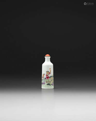 Republic period A famille rose enameled porcelain snuff bottle