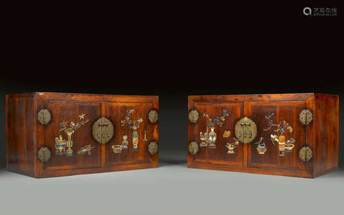 17th/18th century A magnificent and massive pair of huanghuali inlaid hat-chests