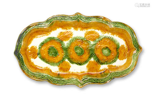 Liao dynasty A SANCAI-GLAZED POTTERY QUATREFOIL DISH